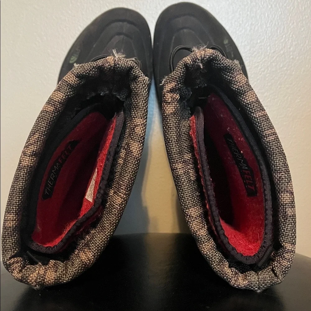 The North Face Black and Green Camouflage Boots, size 5